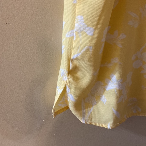Lily Morgan sleeveless yellow pastel blouse size medium - Picture 3 of 7